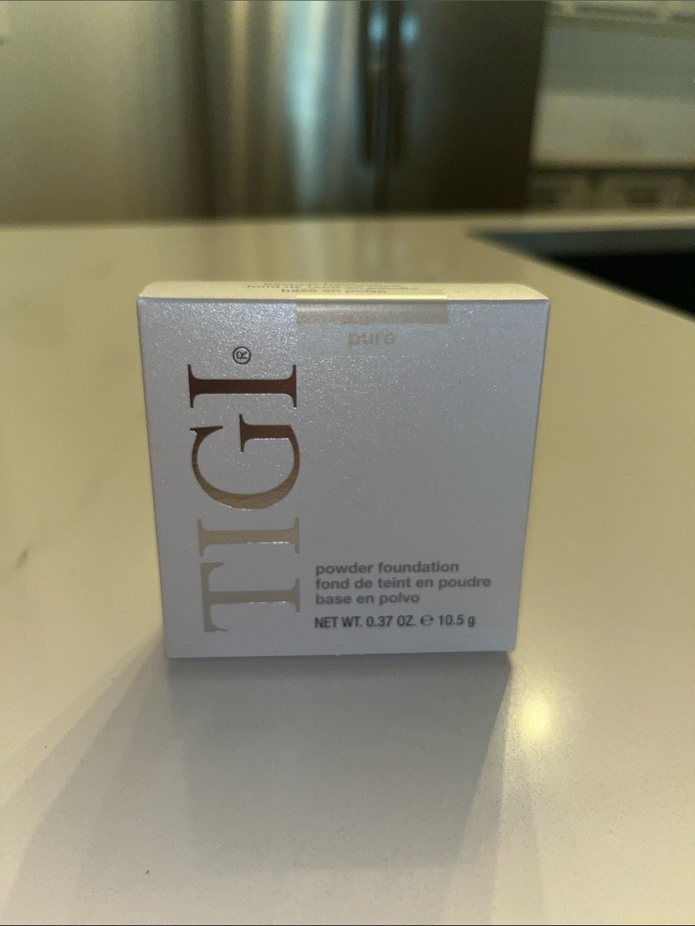 TIGI Powder Foundation Compact - Pearl White Packaging